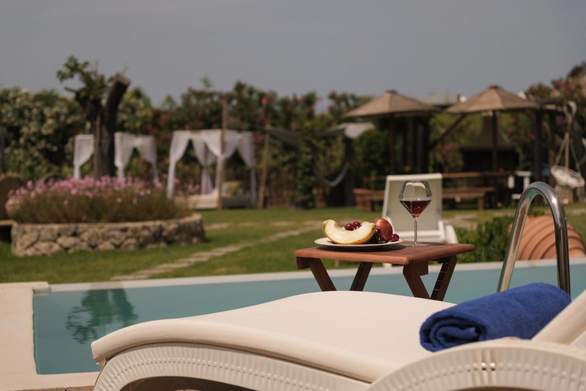 Margarita'S Luxury Suites Agios Stefanos Avliotes  Exteriér fotografie